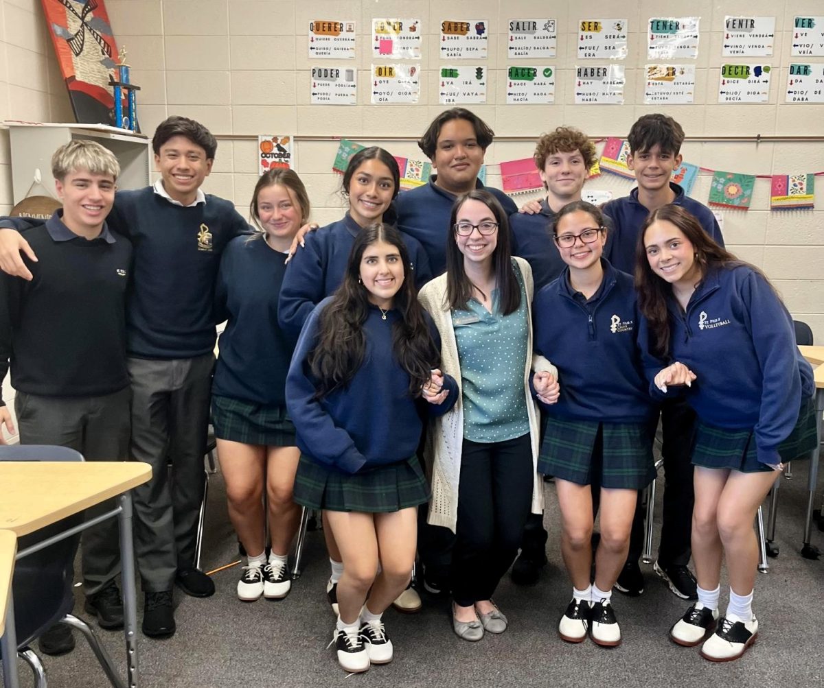 Ms. Victoria Millard with her AP Spanish students for the 2025-2026 school year.